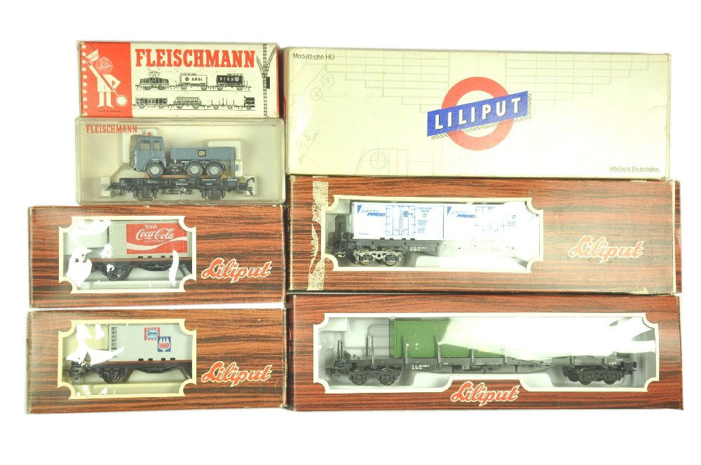 Konvolut 5+2 Liliput-Waggons mit Containern (1 of 1)