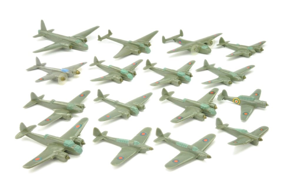 Konvolut 16 englische Flugzeuge (Gruenlinge) (1 of 1)