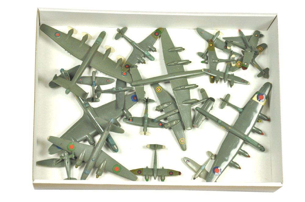 Konvolut 20 englische Flugzeuge (2.Wahl) (1 of 1)