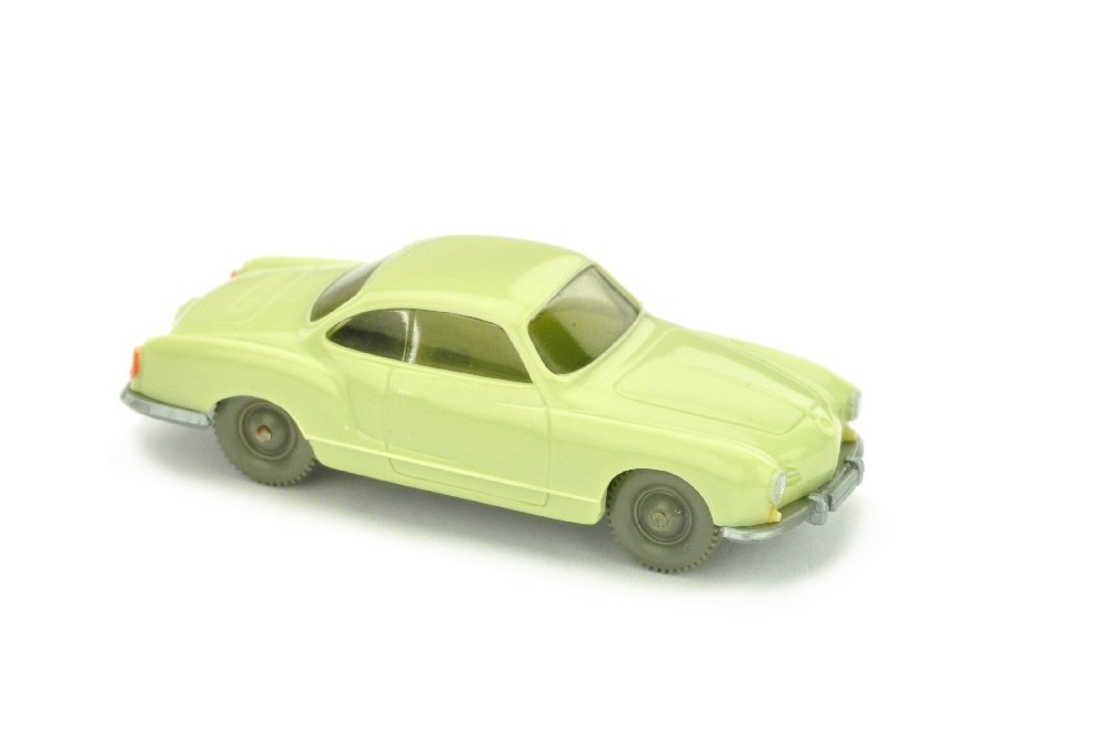 VW Karmann Ghia, hellgruenbeige (1 of 1)