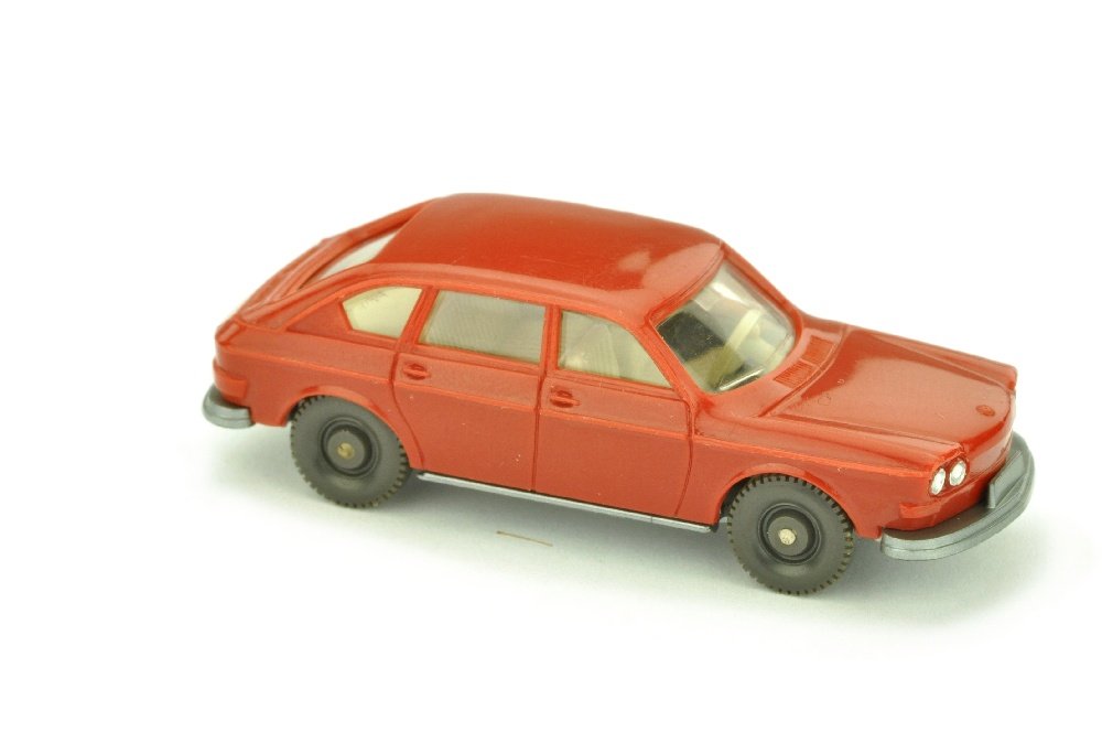 VW 411, weinrot (1 of 1)