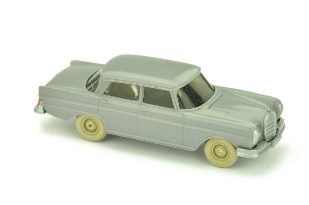 Mercedes 220 Heckflosse, staubgrau (1 of 1)