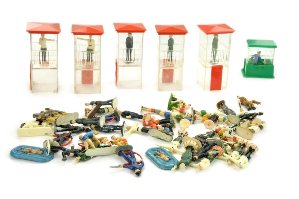 Konvolut 44 Figuren (1 of 1)