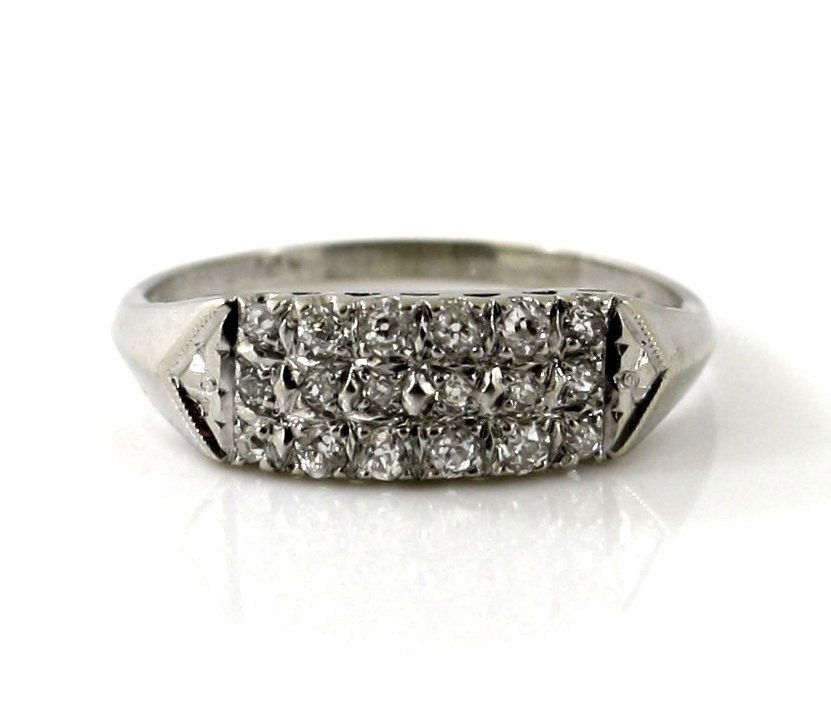 14KT WHITE GOLD TRUE ANTIQUE ROSE CUT DIAMOND RING: A very fine 14KT white gold .585 purity true antique diamond ring. This ring features a rose cut VS diamonds, with a total weight of .55 carats. (SEE PICTURES FOR YOUR BEST REFERENCE). This ring is el