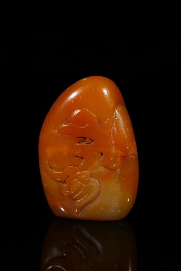 A NATURALISTIC SHOUSHAN SEAL: Of naturalistic form, the seal face carved with two character. Height: 1 1/2 in (3.8 cm)