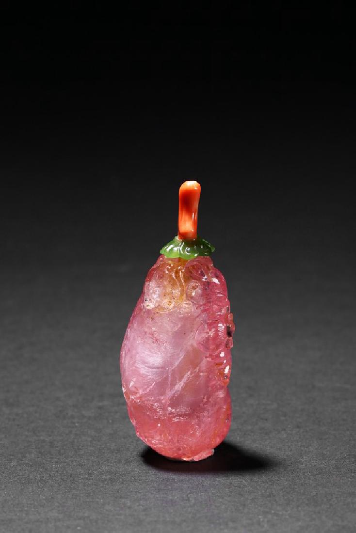 A PINK TOURMALINE CARVED SNUFF BOTTLE (1 of 9)