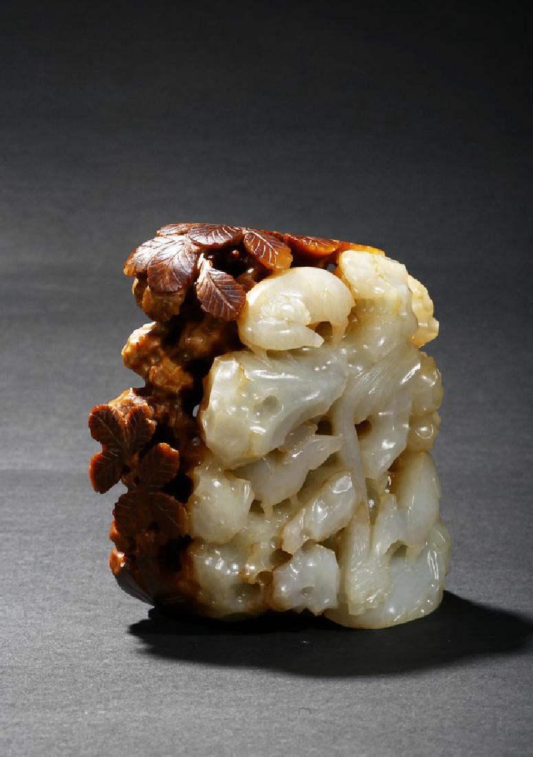 A WHITE-RUSSET JADE CARVING (1 of 8)