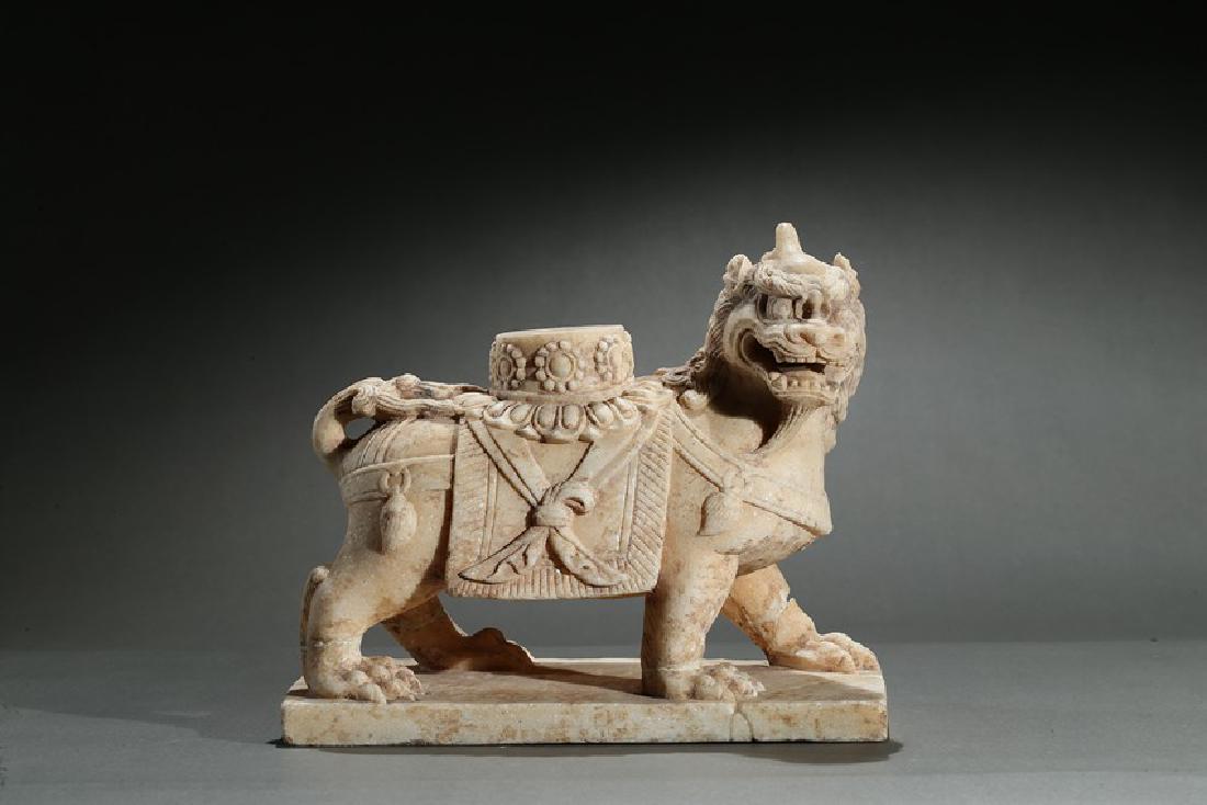 A CHINESE MARBLE CARVED FIGURE OF LION (1 of 7)