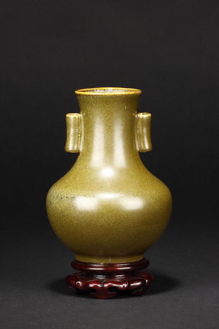 A CHINESE TEA DUST GLAZED TWO-HANDLED VASE (1 of 9)