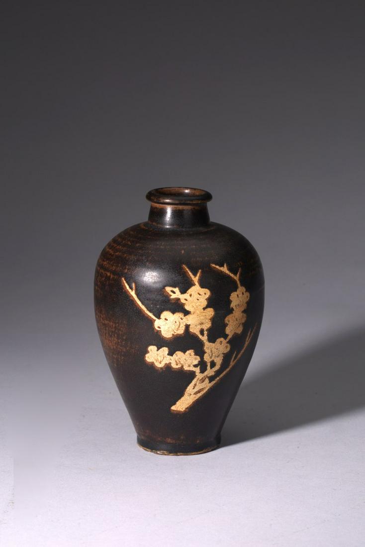 A RARE JIZHOU 'PRUNUS' MEIPING VASE (1 of 9)