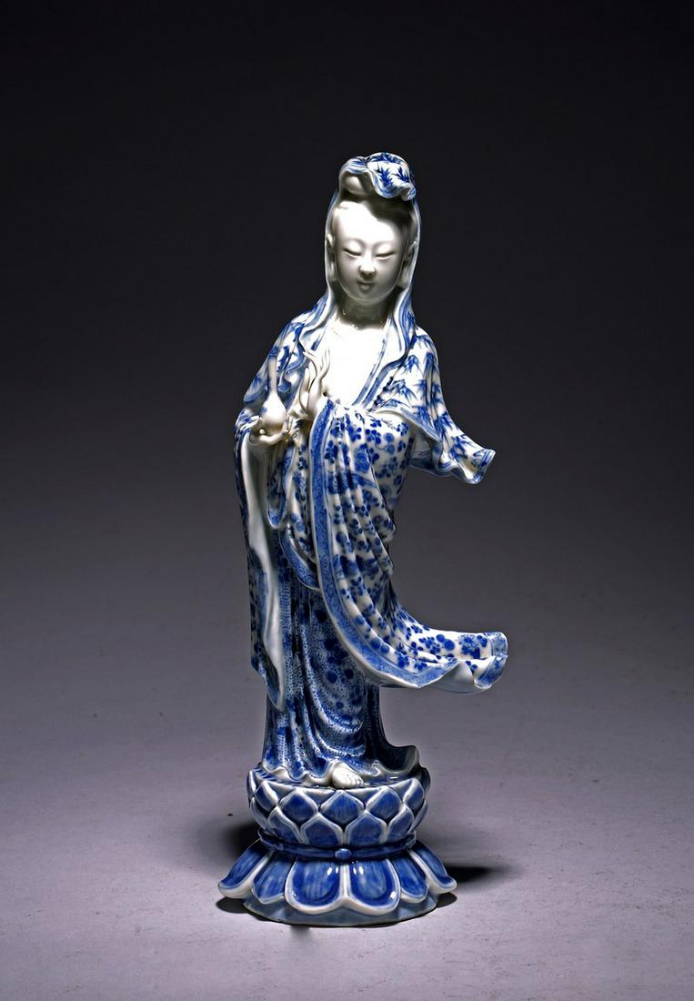 A CHINESE BLUE AND WHITE FIGURE OF GUANYIN (1 of 9)