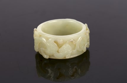 A Chinese White Jade' Chilong' Bangle