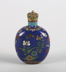 A Cloisonne Enamel Snuff Bottle