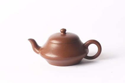A Yixing Purple Clay Teapot attributed to Shi Dabin
