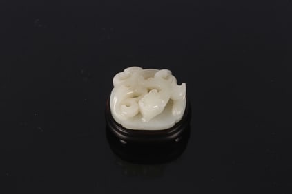A White Jade 'Dragon' Censer Finial