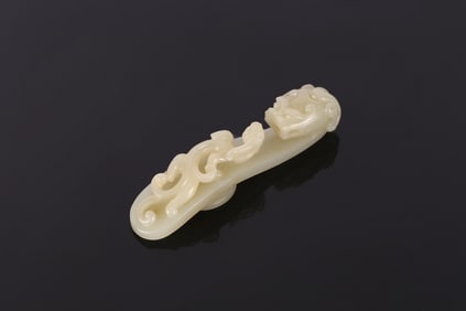A White Jade 'Dragon' Belt Hook