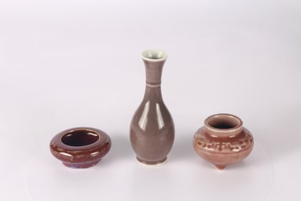 A Set of Three Peachbloom Glazed Waterpots