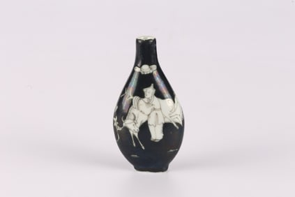 A Black Enamel Ground Porcelain Snuff Bottle