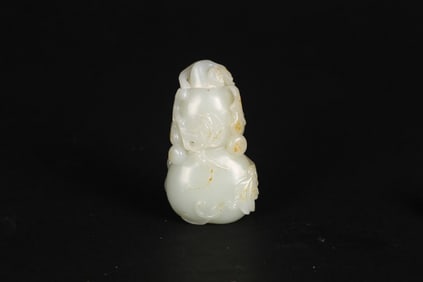 A White Jade Double Gourd Snuff Bottle