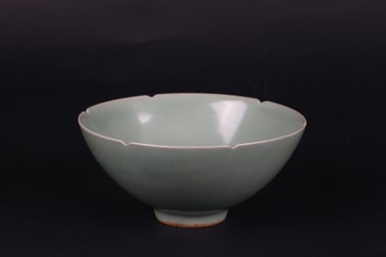 A Celadon Glazed Bowl