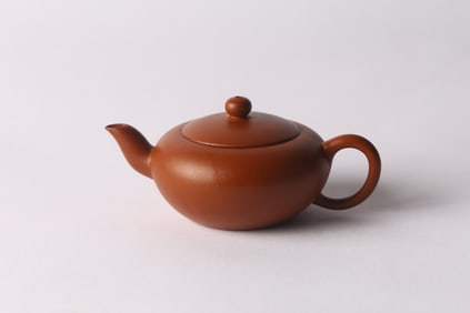 Hui Mengcheng: A Yixing Poem Inscribed Teapot