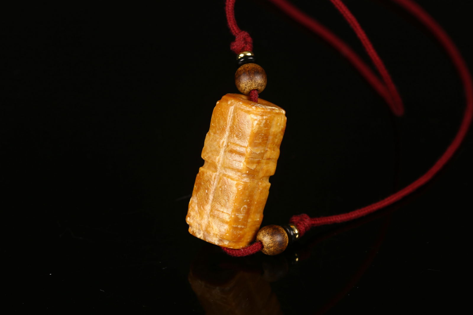 A Small Jade 'Cong' Pendant - 2