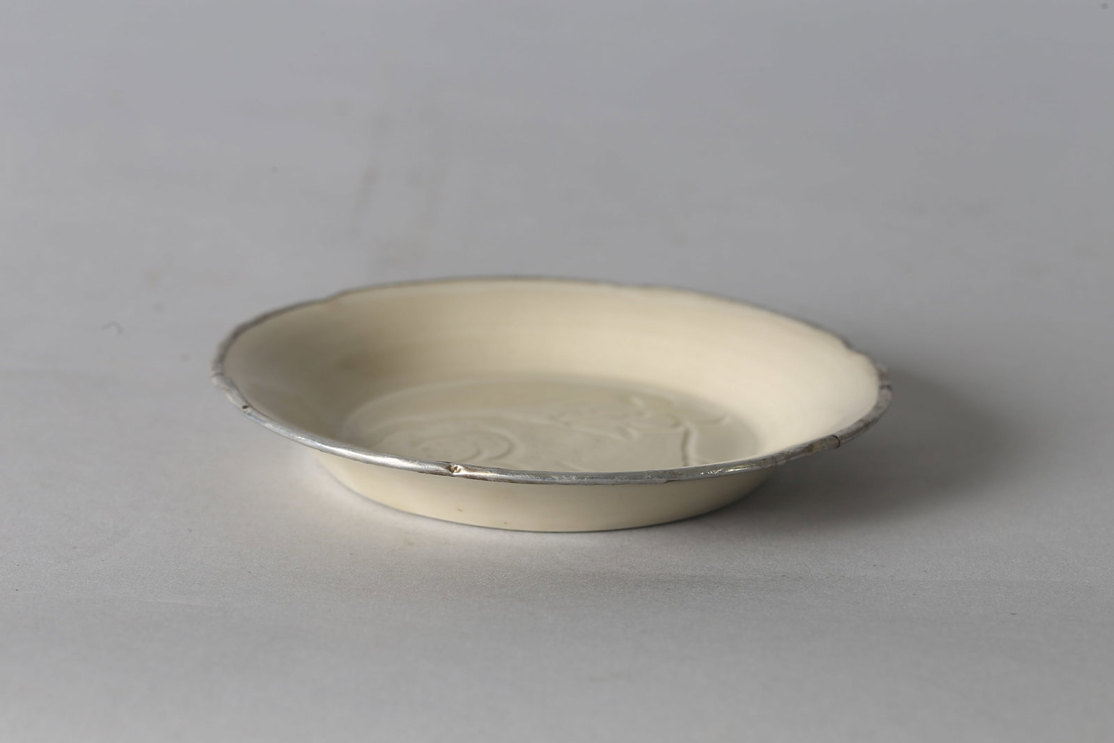 A Chinese Ding 'Deer' Dish - 6