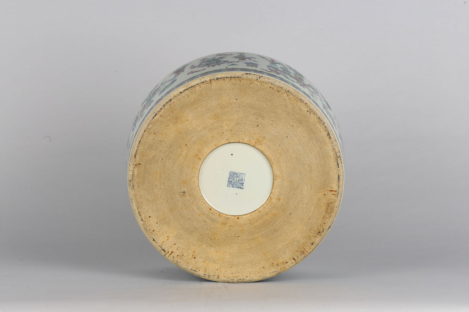 A Chinese Doucai 'Antique Objects' Basin - 7