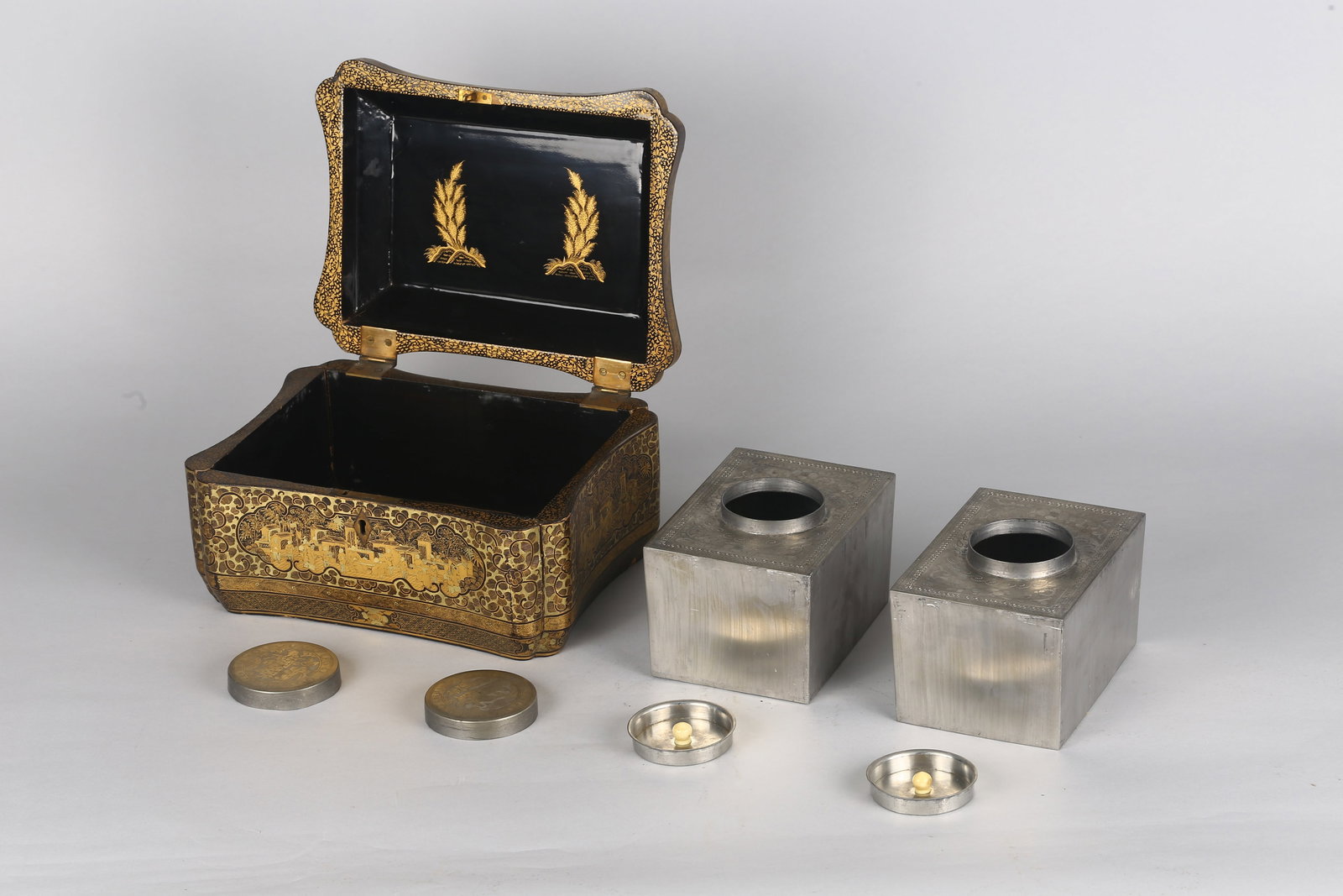 Chinese Export Black Lacquer and Parcel-Gilt Tea Caddy (1 of 17)