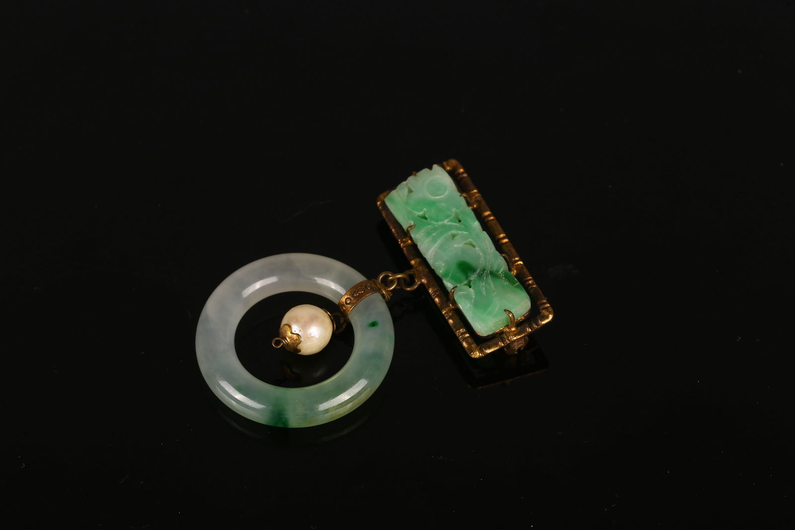 A Natural Translucent Circular Jadeite Brooch - 7