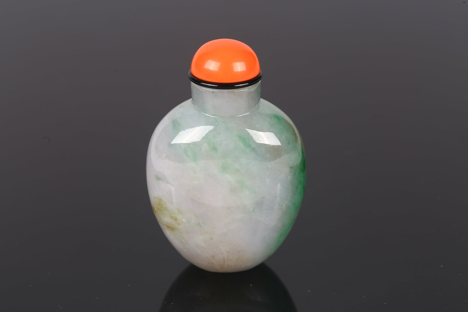 A Jadeite Snuff Bottle (1 of 7)