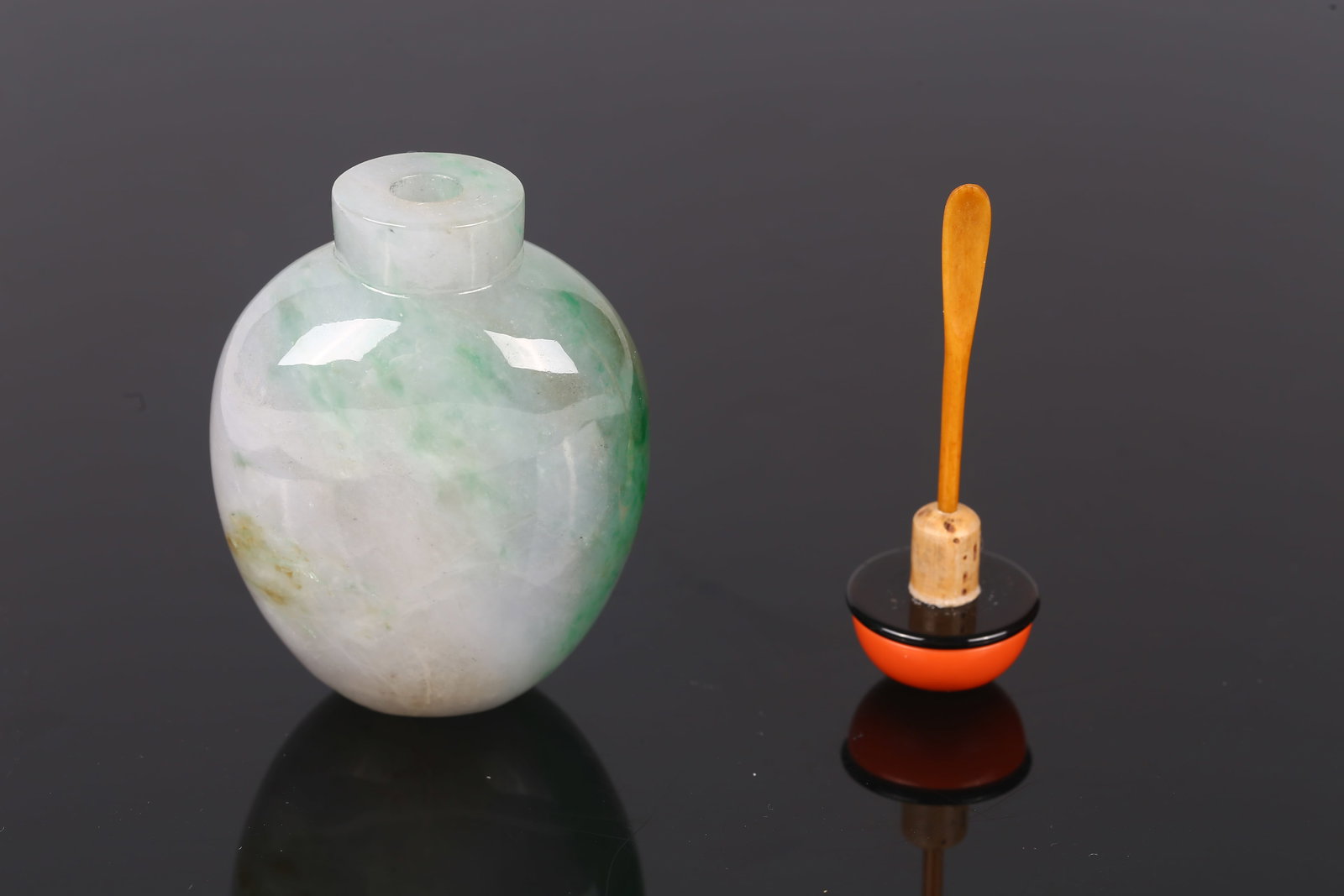 A Jadeite Snuff Bottle - 7