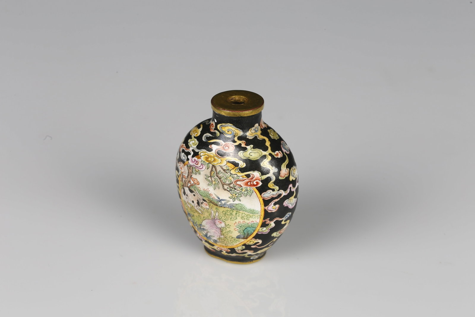 A Canton Enamel Copper 'Rabbit' Snuff Bottle - 6