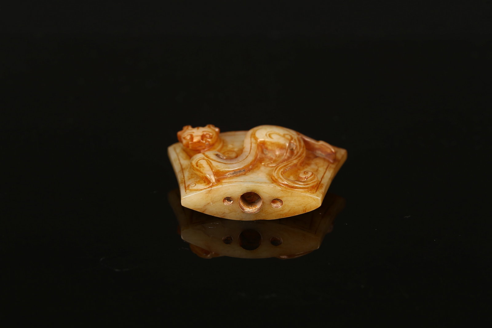A White Jade 'Mythical Beast' Sword Fitting - 3