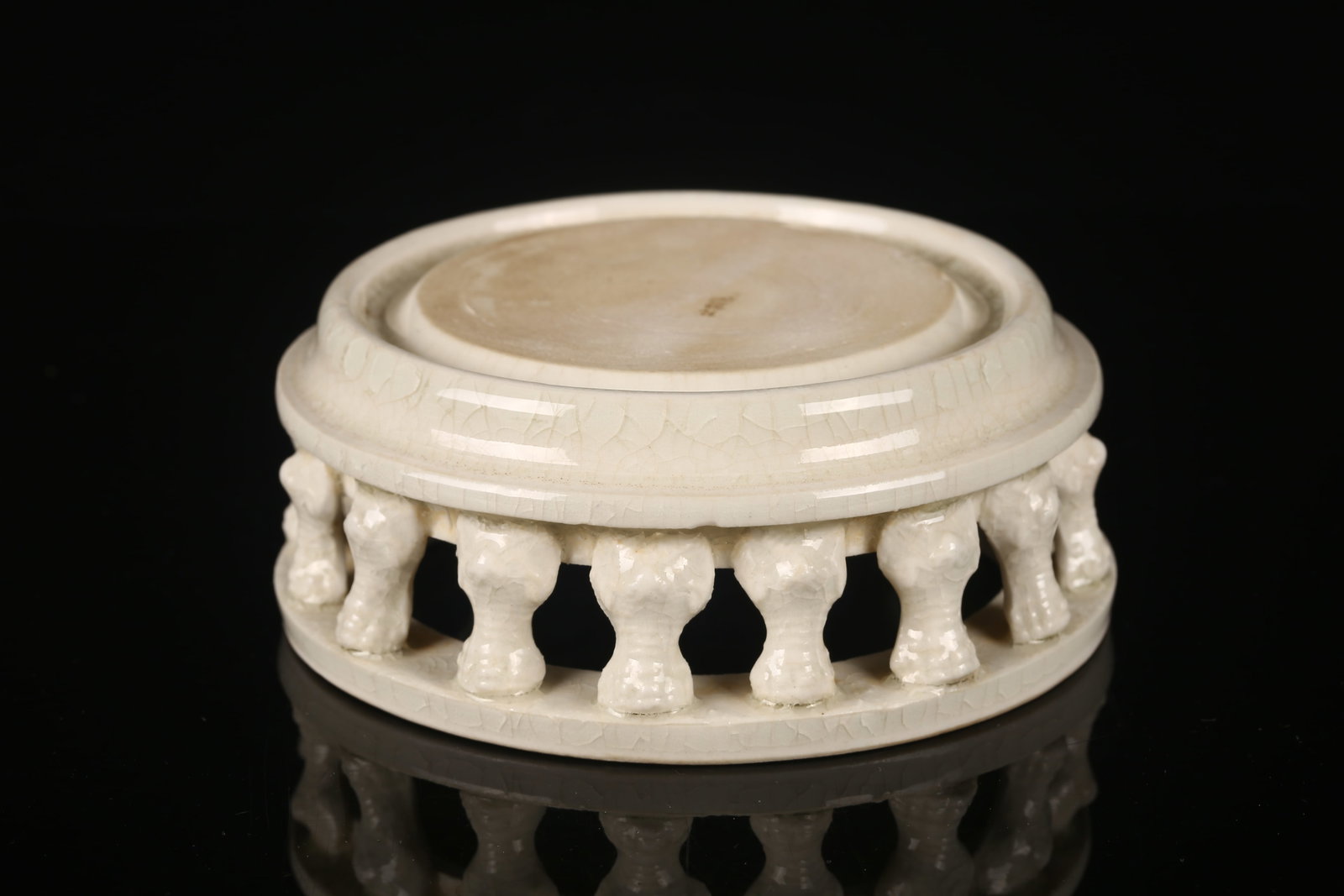 A White Glazed Ink Stone - 4
