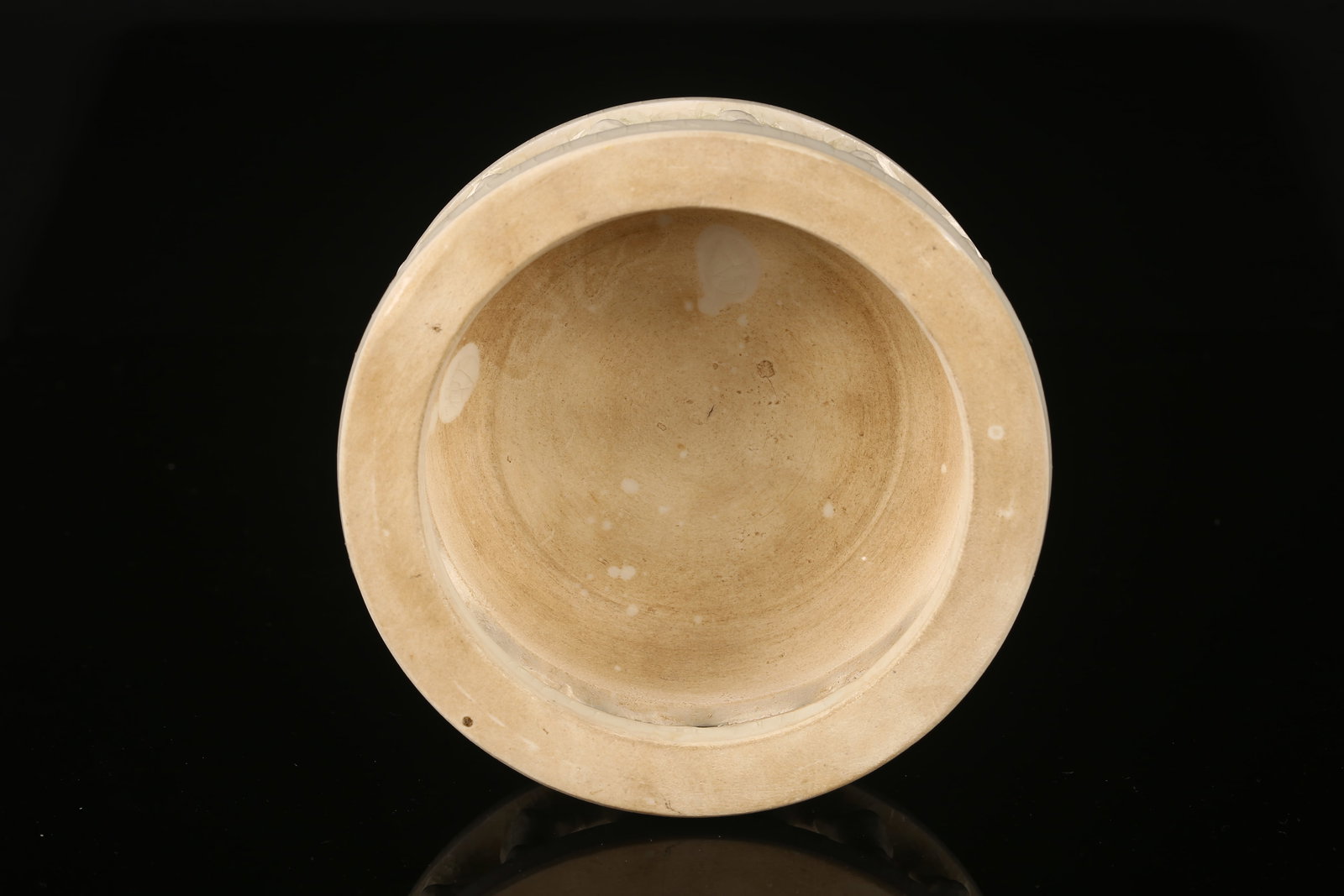 A White Glazed Ink Stone - 7