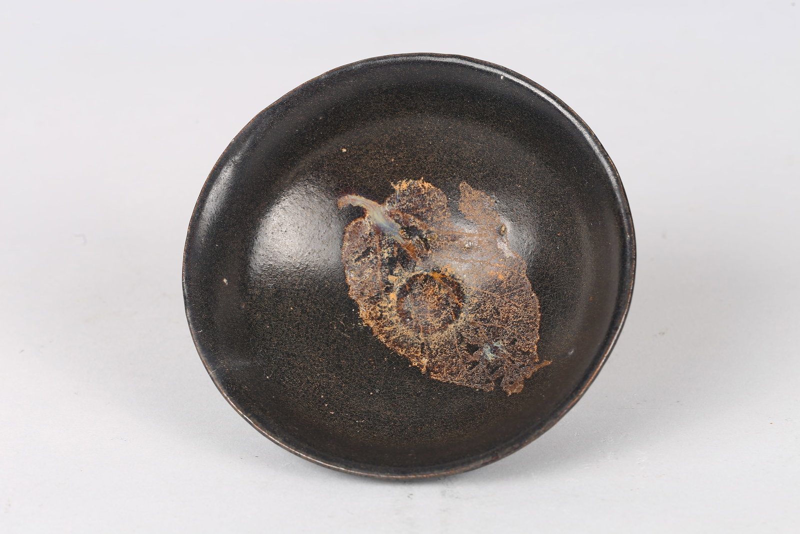 A Jizhou 'Tea-Leaf-Pattern' Tea Bowl - 2