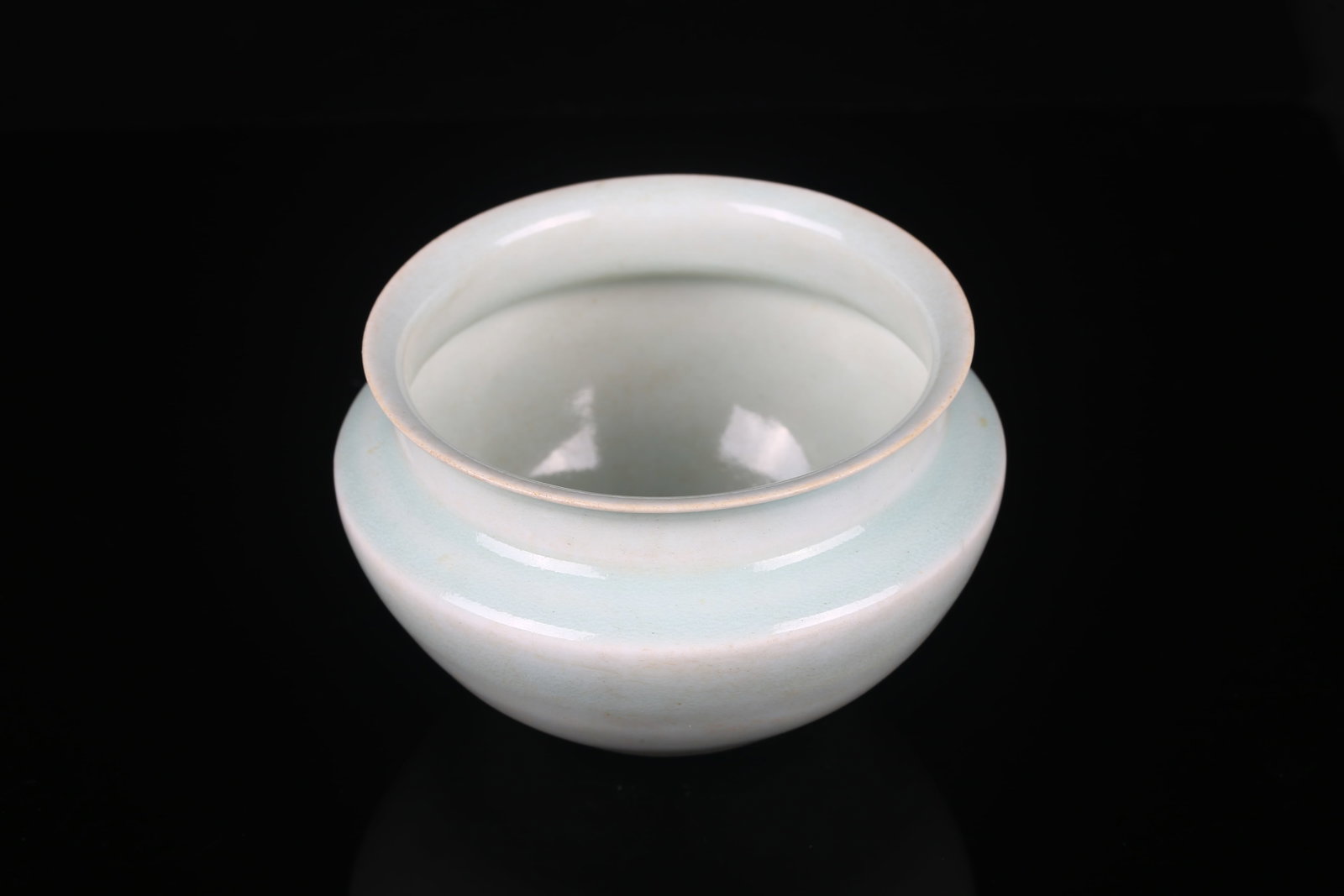 A Small Qingbai Glazed Jar - 5