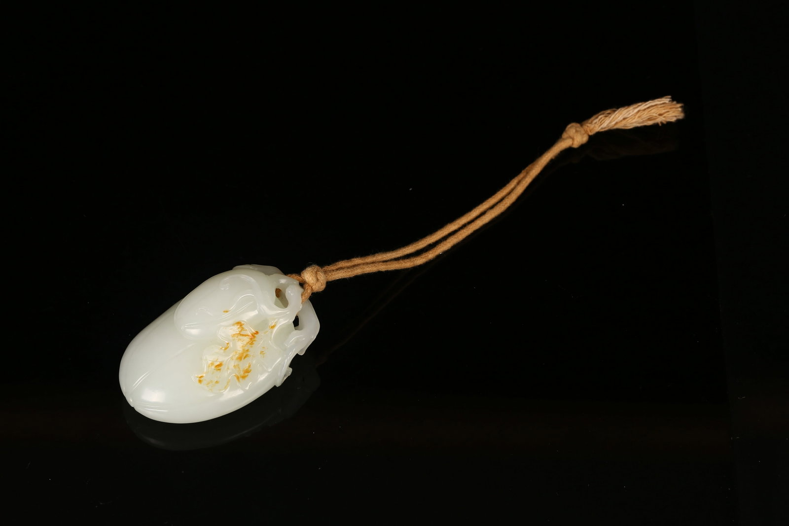 A White Jade 'Melon' Carving - 2