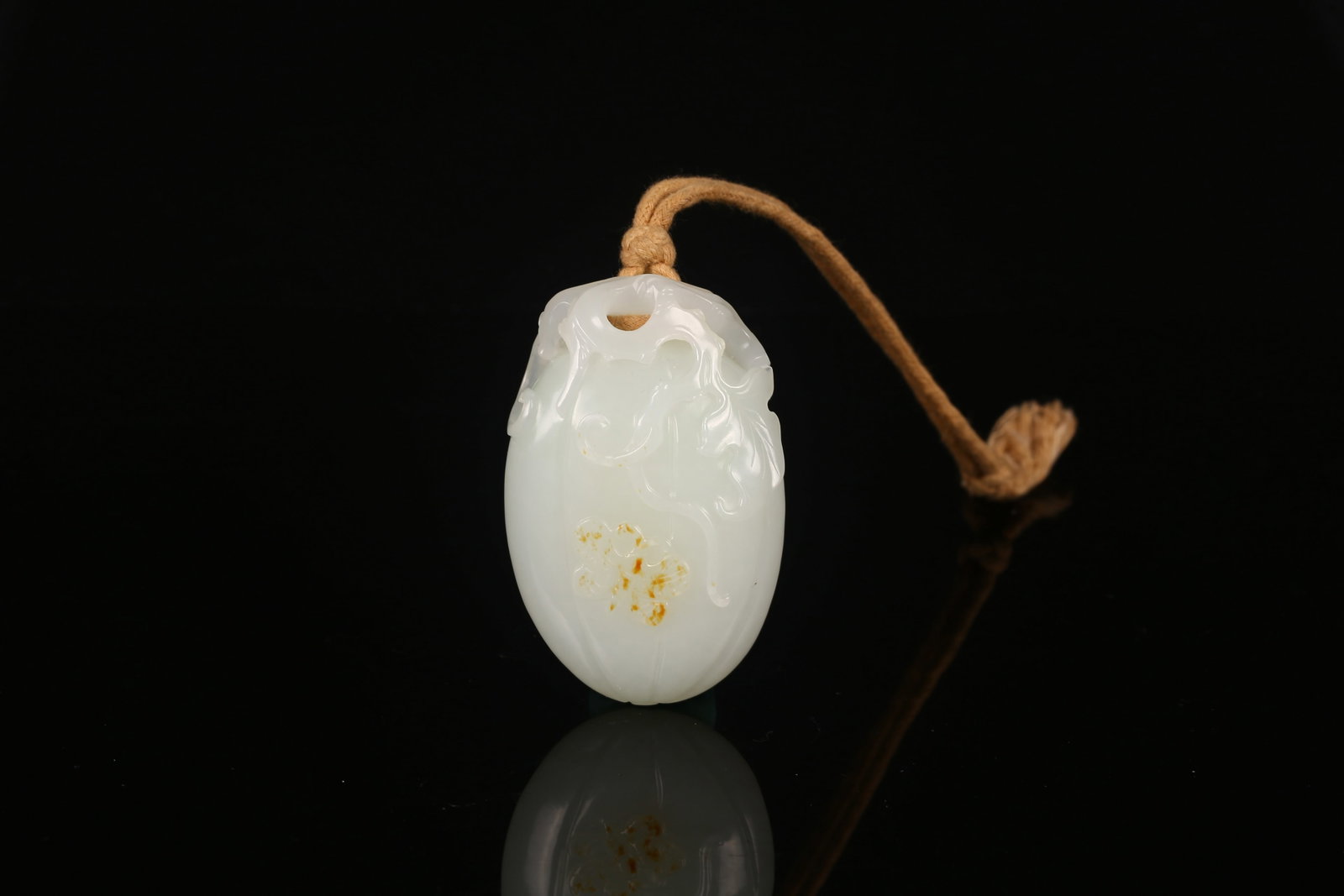 A White Jade 'Melon' Carving - 3