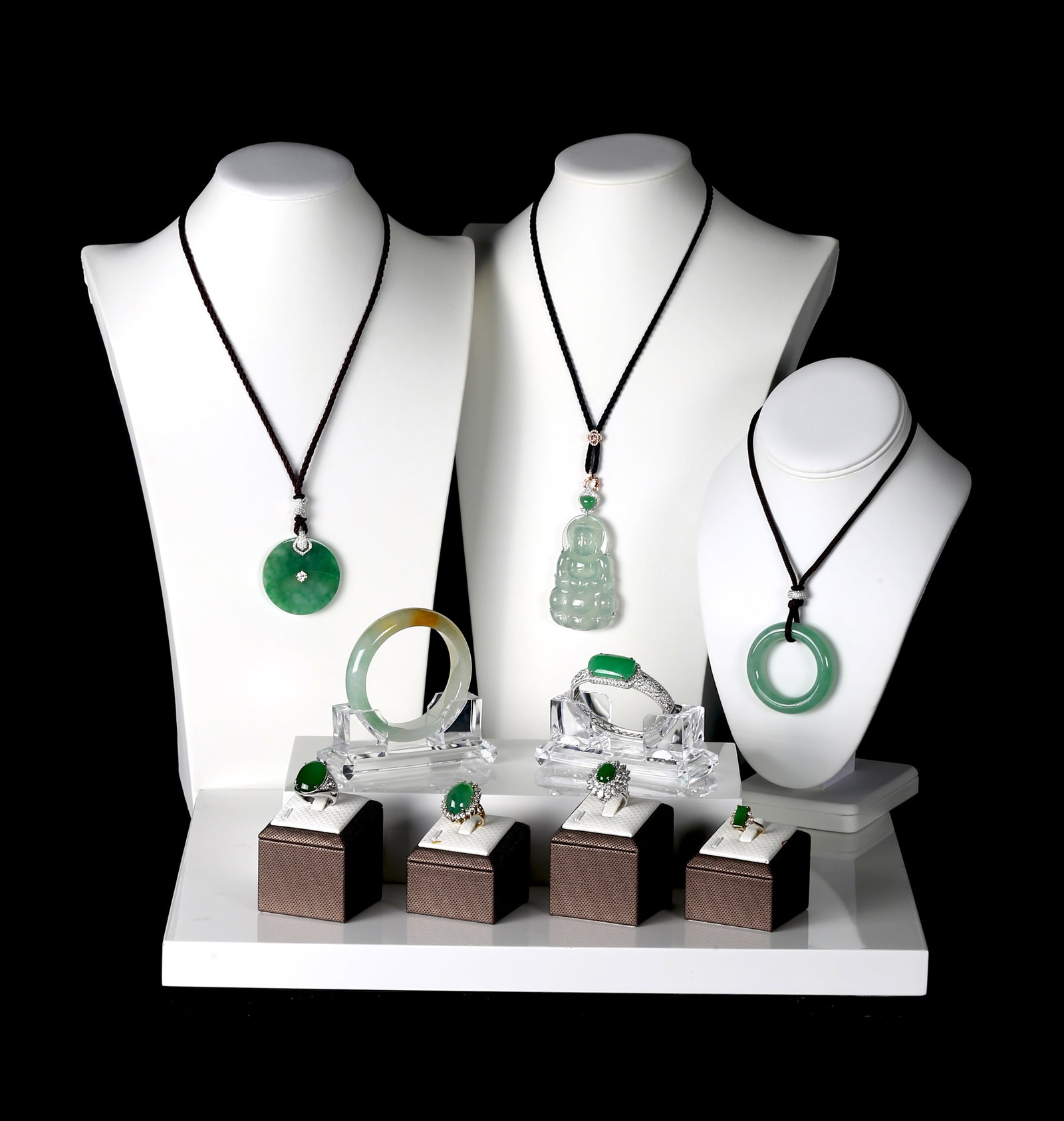 A Natural Jadeite and Diamond Ring - 10