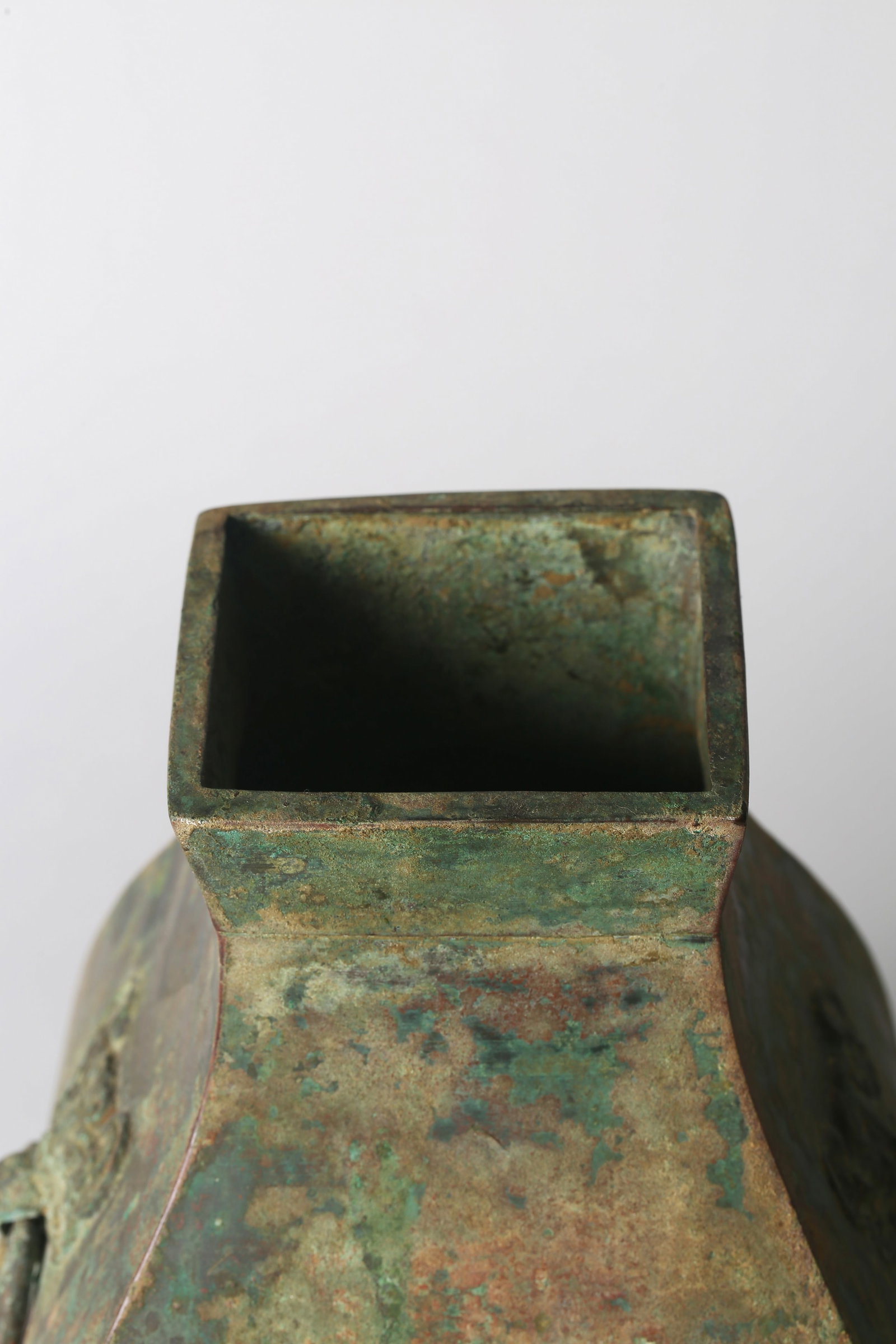 A Bronze Square Wine Vessel - 7