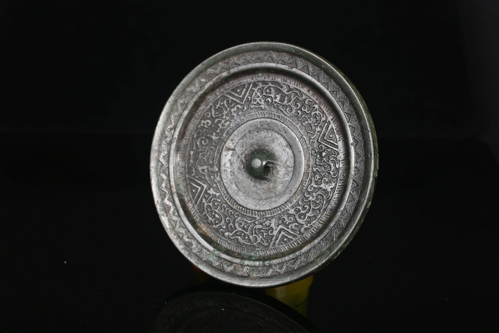 A Chinese Bronze Mirror - 2