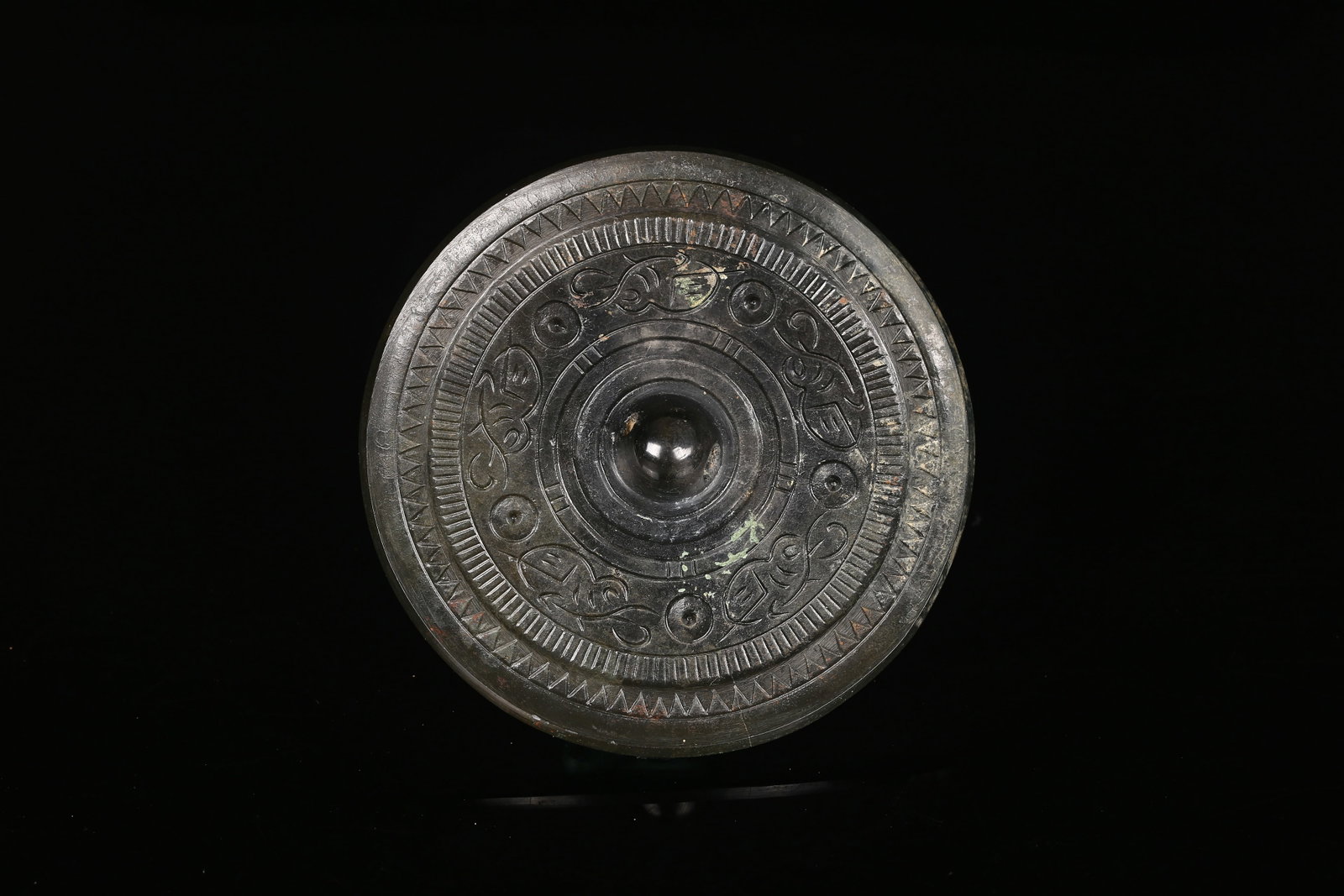 A Chinese Bronze Mirror - 2