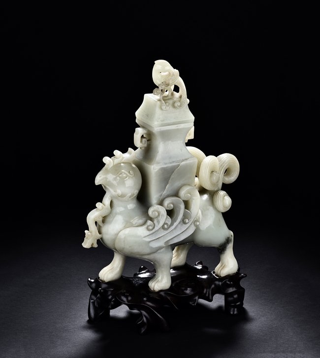 A LARGE CELADON JADE 'MYTHICAL BEAST' VASE AND COVER (1 of 7)