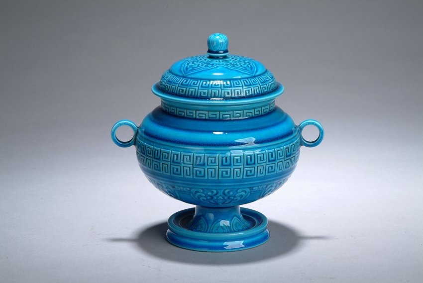CHINESE BLUE GLAZED JAR AND COVER (1 of 5)