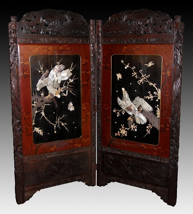 A LARGE CHINESE FLOOR SCREEN 'EAGLES': The large floor screen is composed of two separate floor screens linked in the center. The floor screen depicts two eagles, one on the branch staring down with a snake nearby, and the other on a lower