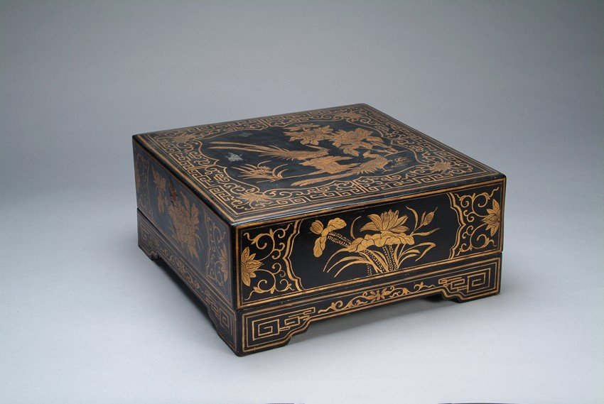 A CHINESE SQUARE LACQUER SWEET BOX (1 of 4)