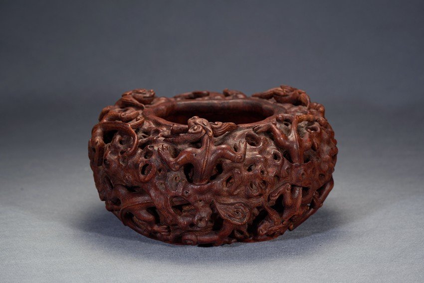 AN AGARWOOD CHILONG WASHER (1 of 4)