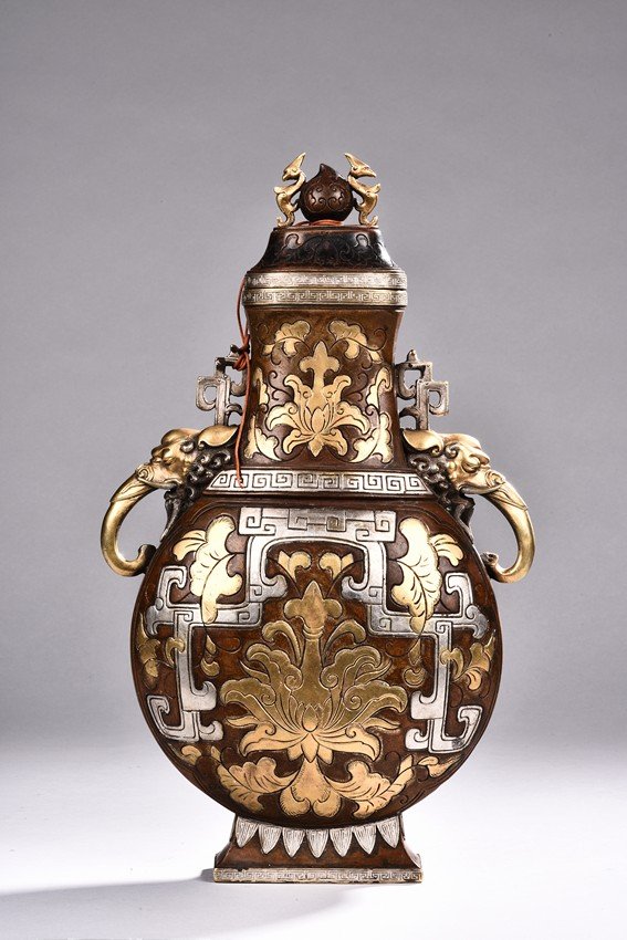 A BRONZE INLAID GOLD AND SILVER VASE WITH COVER (1 of 10)